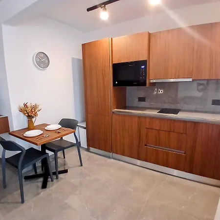 The Black Onyx Gzira