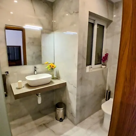 The Black Onyx 4* Gzira