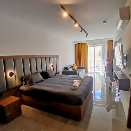 The Black Onyx 4* Gzira