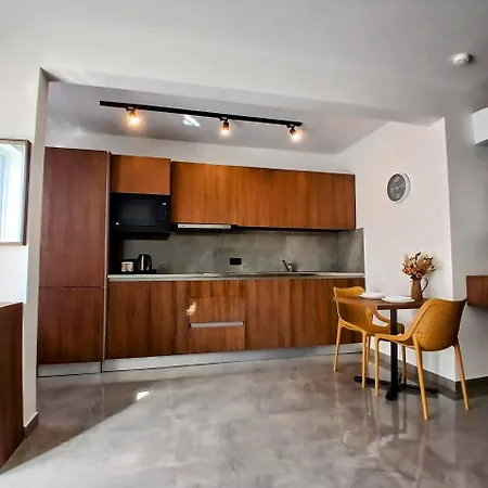 The Black Onyx 4* Gzira
